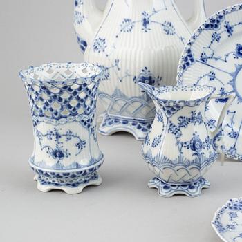 A whole- and half lace porcelain coffee service, 34 pcs "Musselmalet" from Royal Copenhagen.