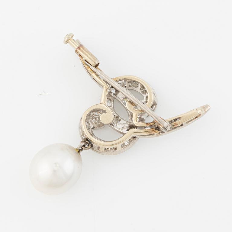 Brosch med odlad pärla och gammalslipade diamanter.