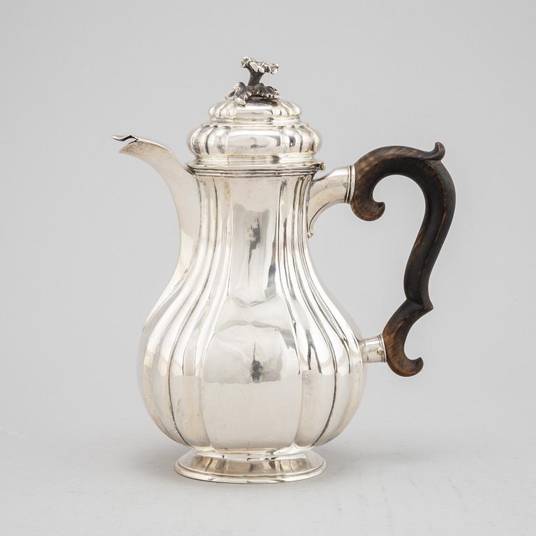 Johan Lorens Starin, kaffekanna, silver, Stockholm 1742. Fredrik I:s stil.