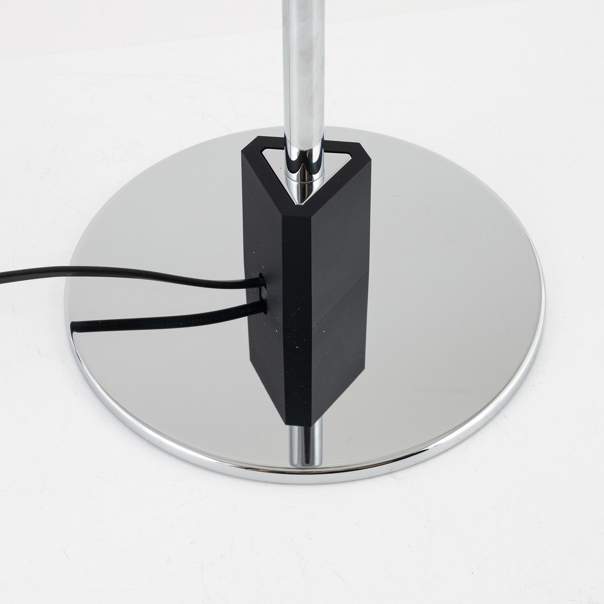 Poul Henningsen, a model 'PH 4/3' table lamp, Louis Poulsen, Denmark.