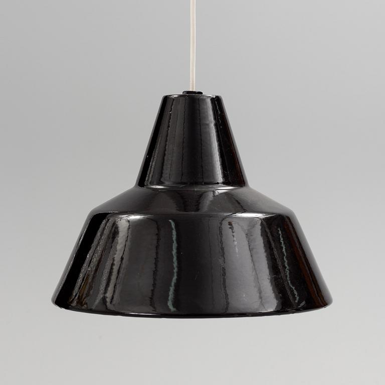 TAKLAMPA, "Verkstadspendel", Louis Poulsen. Diameter 27 cm.