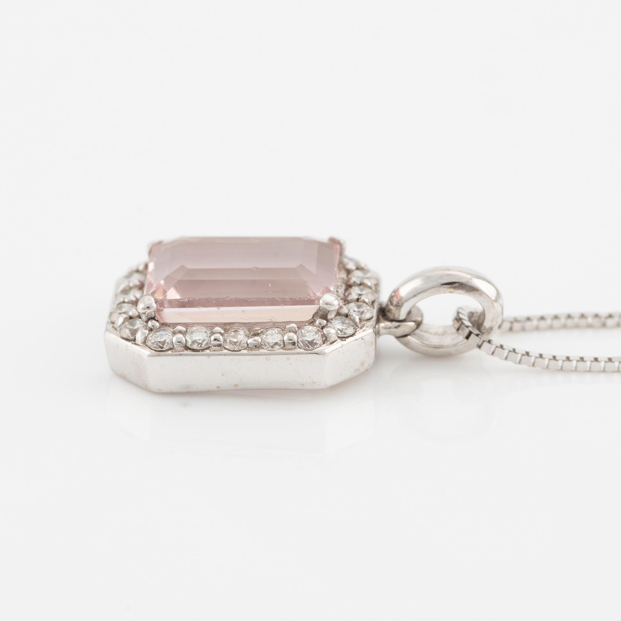 Pendant with 18K gold chain featuring a faceted morganite and round brilliant-cut diamonds.
