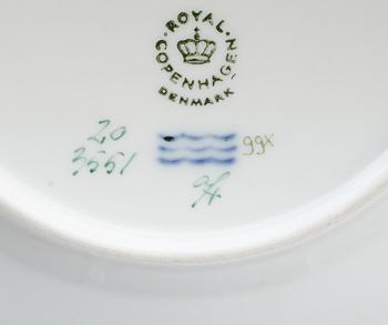 TALLRIKAR, 3 st, porslin, "Flora Danica", Royal Copenhagen.