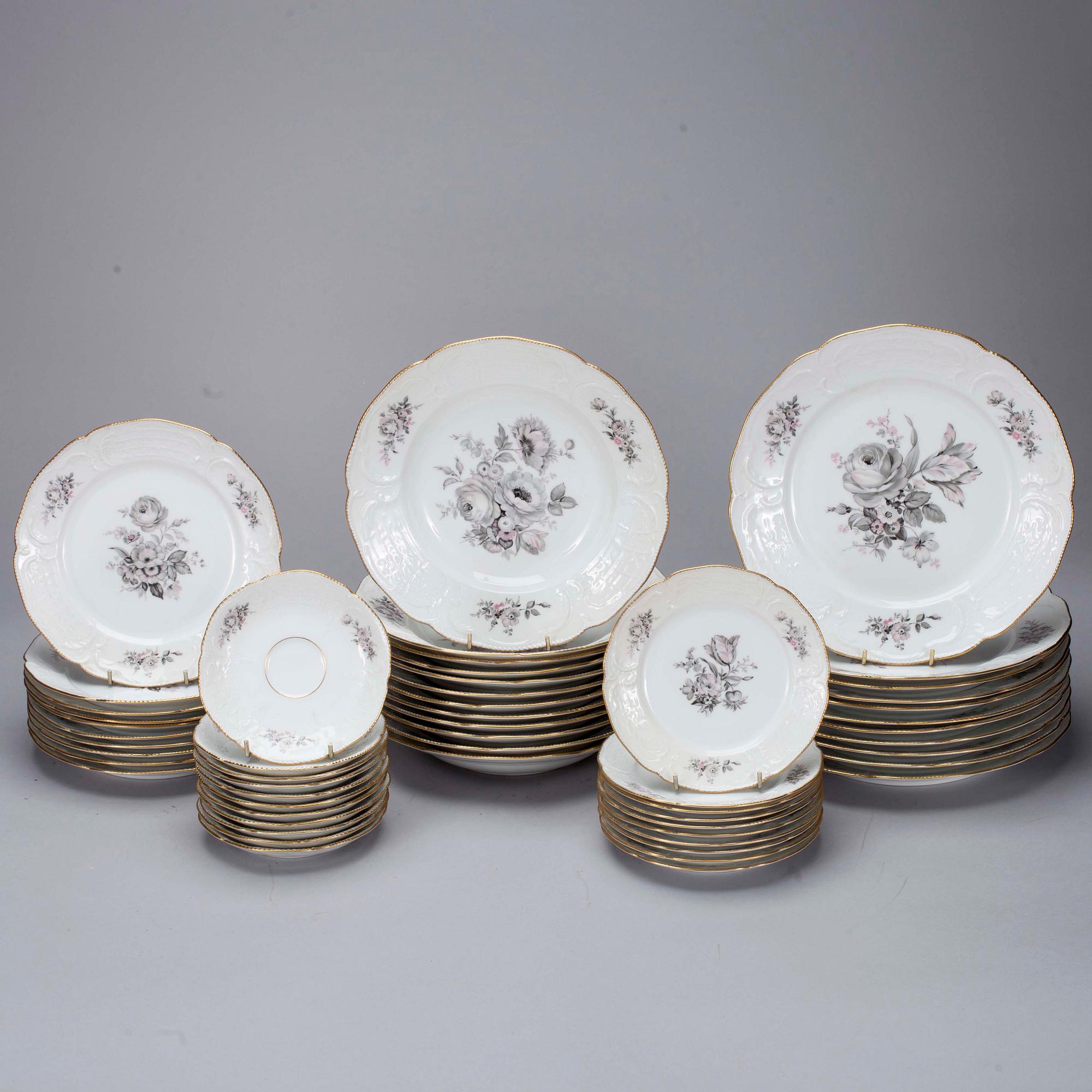 ASTIASTO, 67 osaa, posliinia, "Sanssouci", Rosenthal.