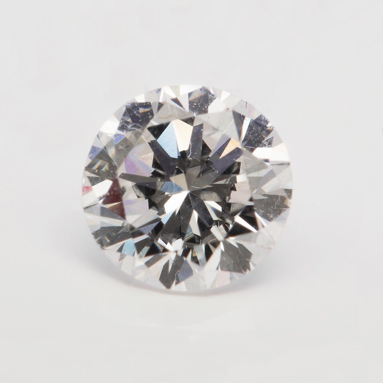 A ca 0.55 ct brilliant-cut diamond.
