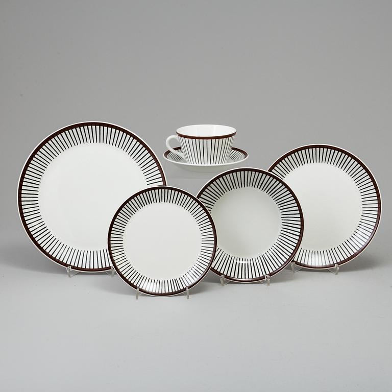 STIG LINDBERG, servisdelar, 32 stycken, porslin,"Spisa Ribb", benporslin, Gustavsberg, 1955-1974.