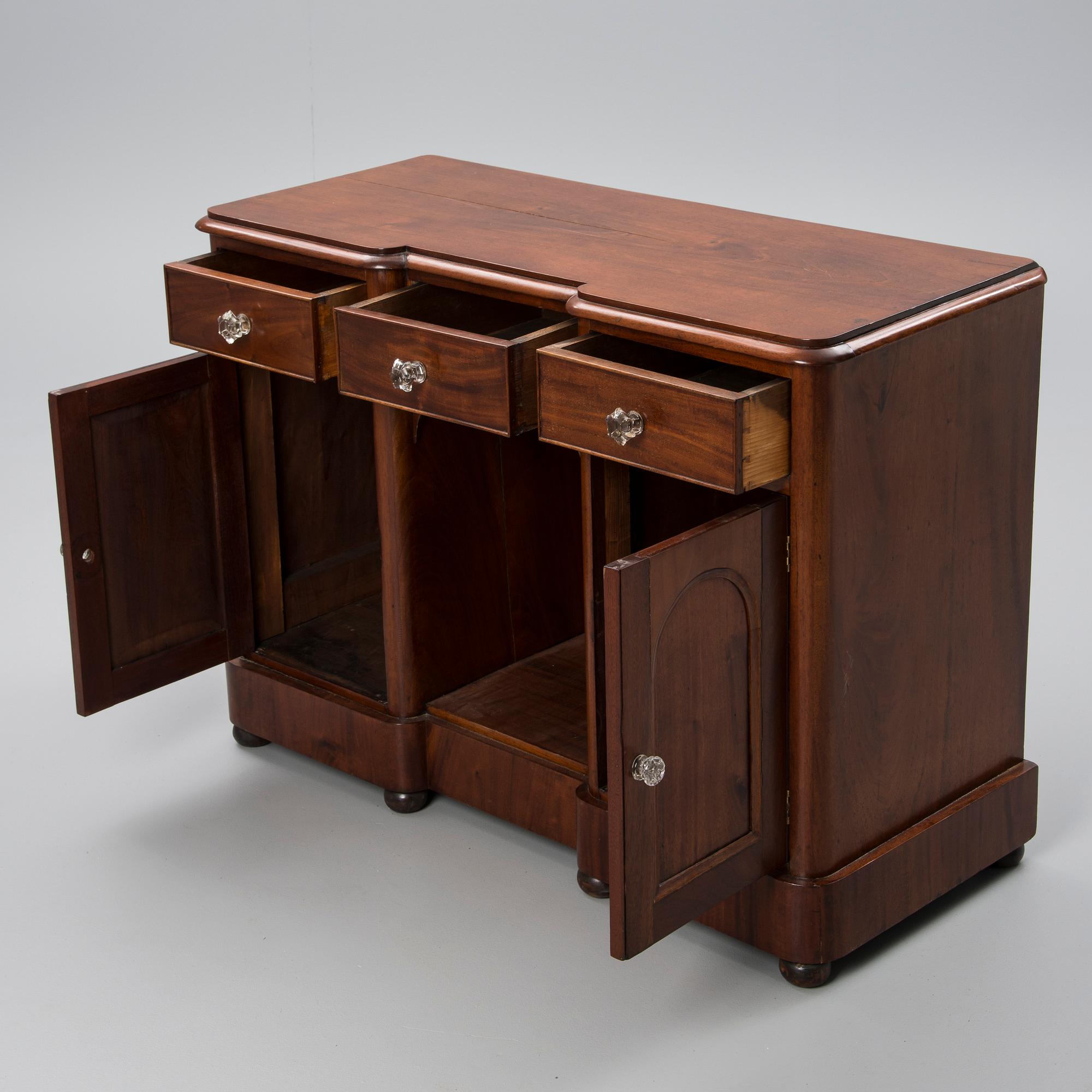 SKRIVBORD, England 1800-slut.