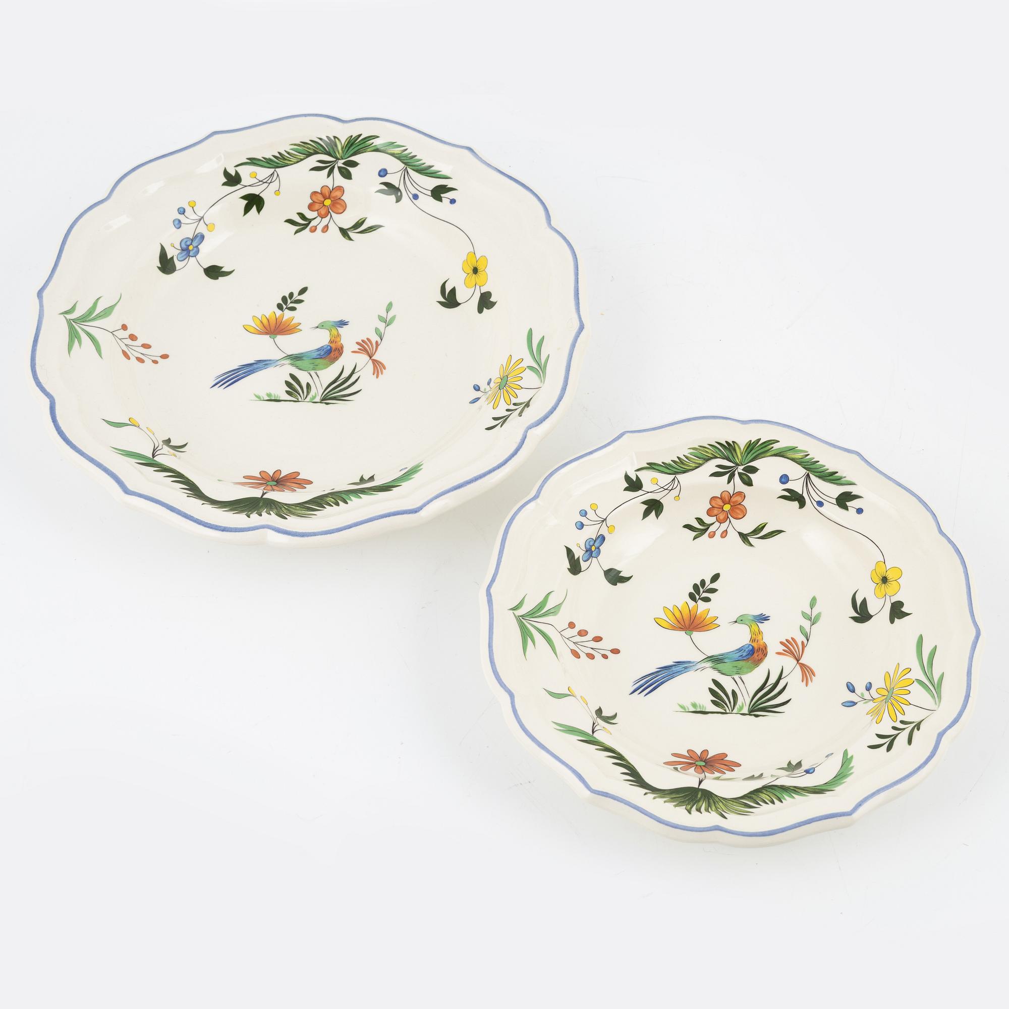 A 'Oiseaux de Paradis' faiance part dinner service, Gien, France, second half of the 20th century.