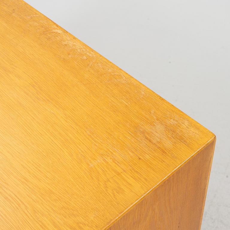 Sven Engström och Gunnar Myrstrand, an oak veneered sideboard, for Bodafors, dated 1962.