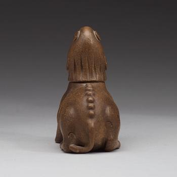 KÄRL med LOCK, yixinggods. Qingdynastin, troligen 1700-tal. Bär märkning.