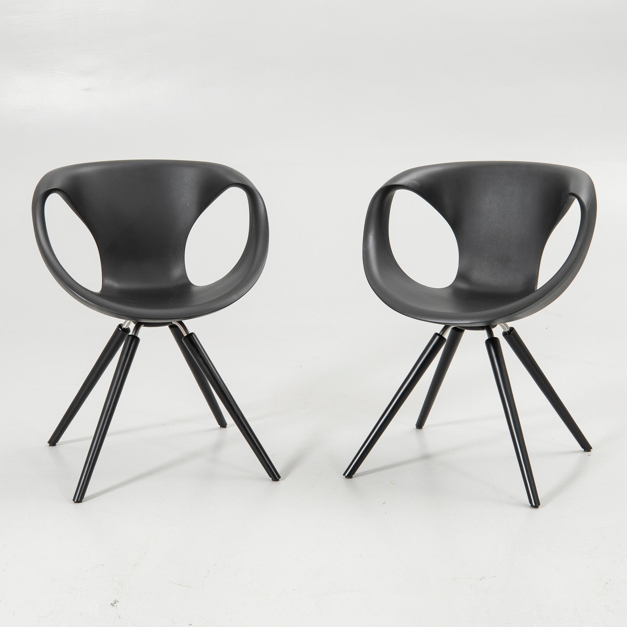 Martin Ballendat, armchairs, a pair, “Flat Armchair 923”, Tonon, Italy.
