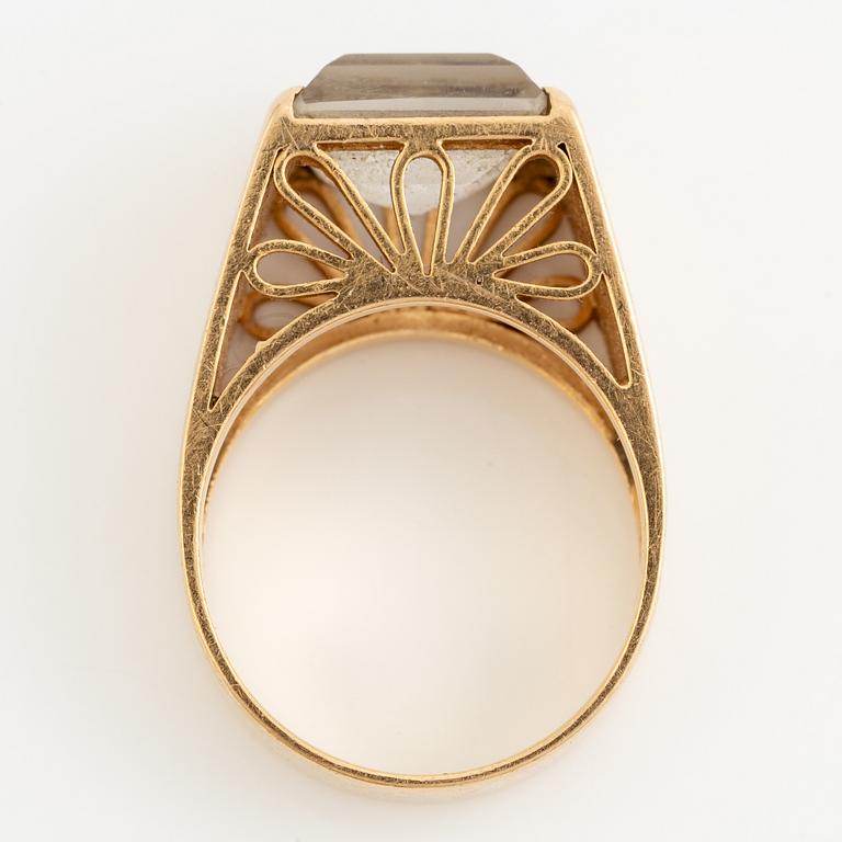 Ring, 18K gold with rock crystal.