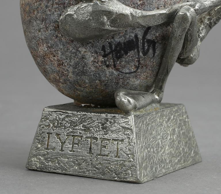 SKULPTUR, "Lyftet", signerad, Henry Gustafsson, 1978.
