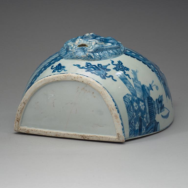 A blue and white wall fountain, Qing dynasty, Kangxi (1662-1722).