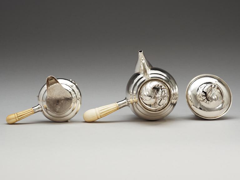 GEORG JENSEN, moccaservis tre delar "Magnolia/Blossom", Köpenhamn 1918-20,