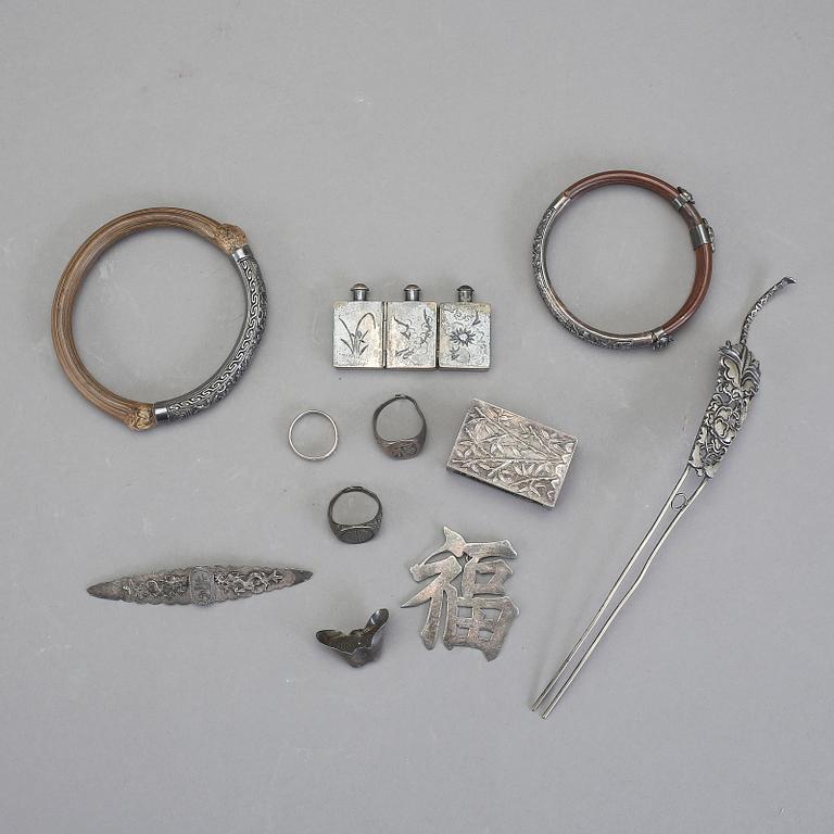 PARTI, 11 delar silver, vitmetall och trä. Kina, tidigt 1900-tal.
