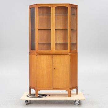 Carl Malmsten, vitrinskåp, "Undantaget" 1900-talets andra hälft.