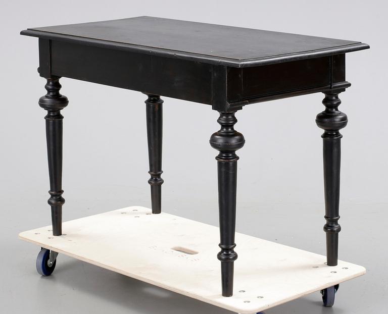 SKRIVBORD, omkring 1900.