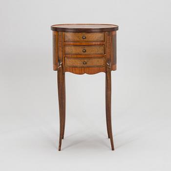 An early 20th century sidetable.