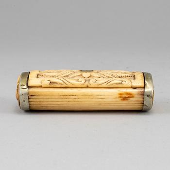 An bone snuff box, 18th/19th century.