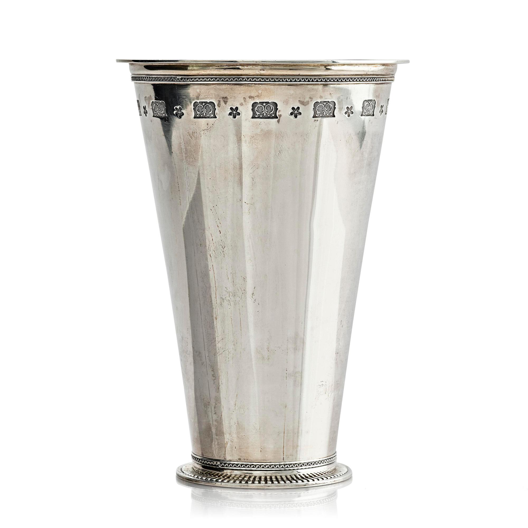 Wiwen Nilsson, bägare, delvis förgyllt sterling silver, "Bysantinska modellen", Lund 1941.