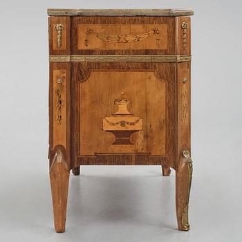 A Gustavian commode, late 18th century.