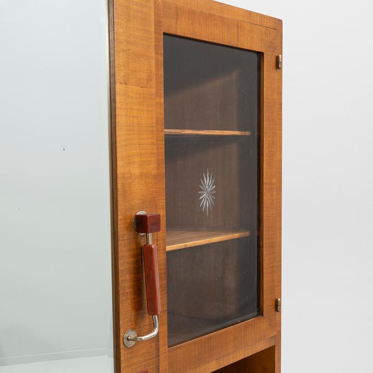 Klädskåp Art Deco 1900-talets första hälft.