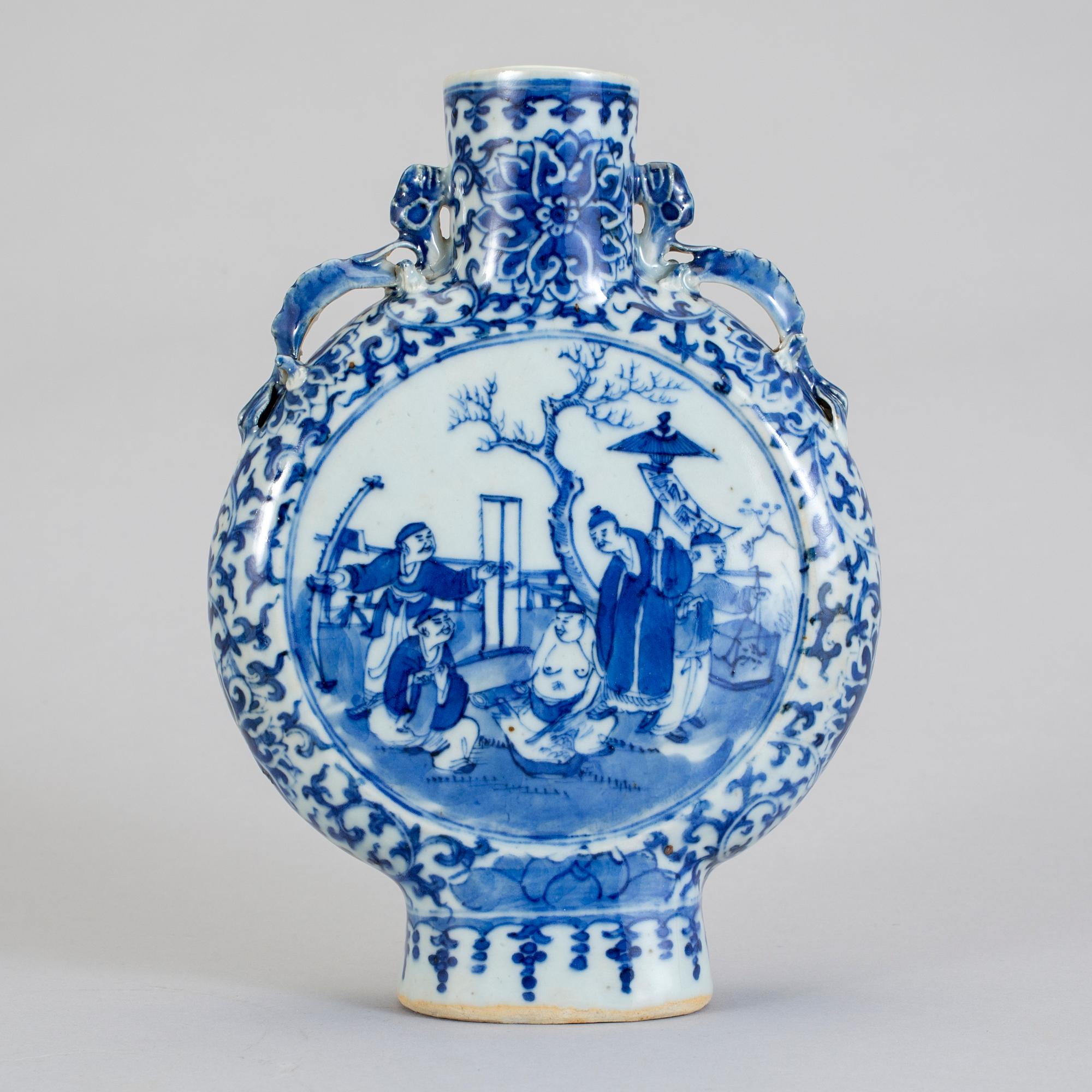 PILGRIMSFLASKA, porslin. Qianlong (1736-1795), Kina.