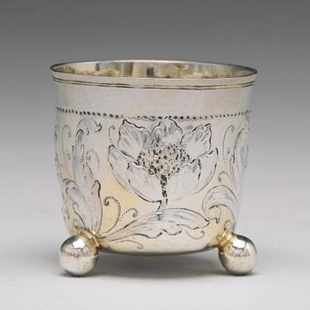 Hieronymus Peller, bägare på kulfötter, silver, Nürnberg (verksam 1662-1677/86). Barock.