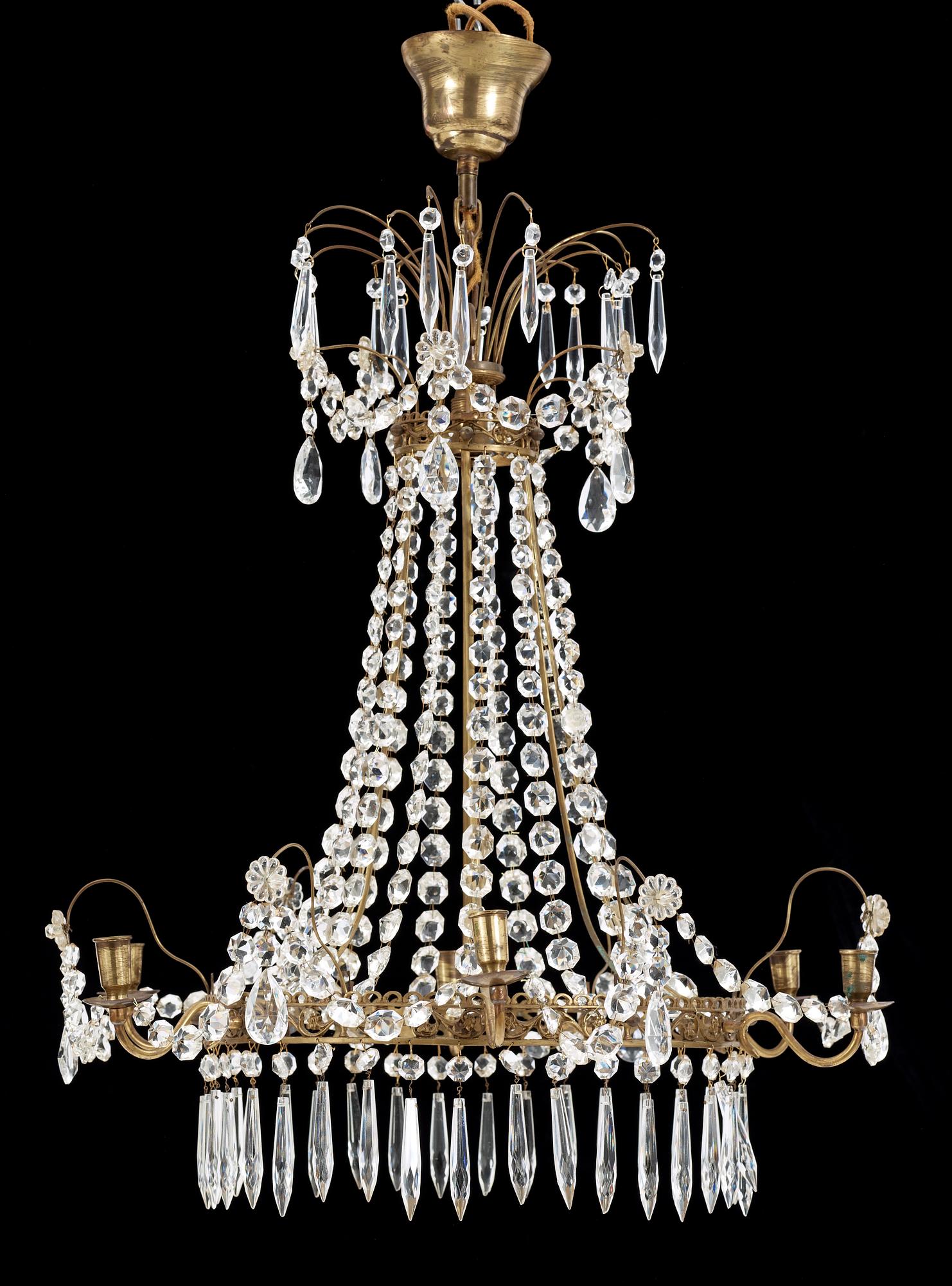LJUSKRONA, gustaviansk stil,1900-talets första hälft. Höjd ca 67 cm.