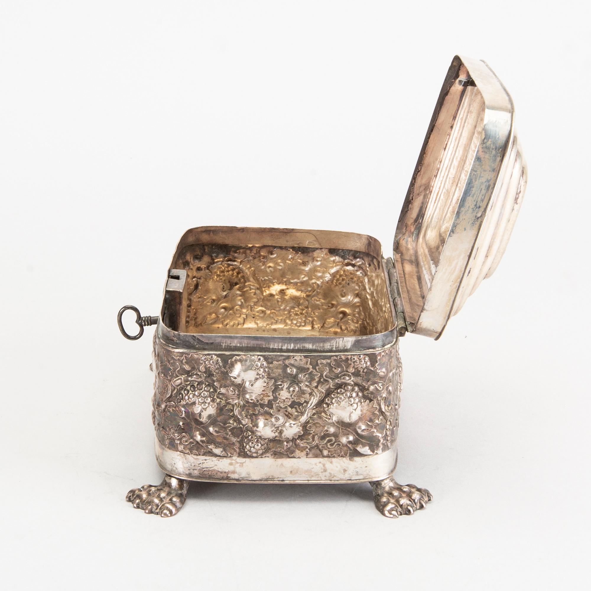 A 19/20th century silver baroque style suger box, weight ca 465 gr.