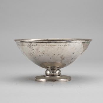 A SILVER BOWL FROM CG HALLBERG STOCKHOLM 1938.