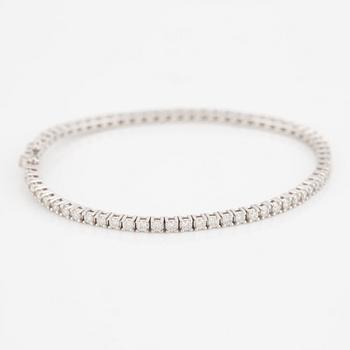 Tennisarmband 18K vitguld med briljantslipade diamanter, medföljande HRD report.