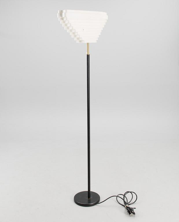 ALVAR AALTO, GOLVLAMPA, A 805 "Änglavinge". Tillverkad av Valaistustyö. Formgiven 1954.