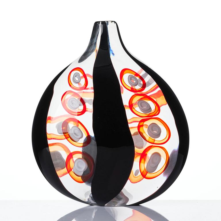 Ann Wåhlström, a unique glass vase, BMI Studios, Seattle, USA, 2007.