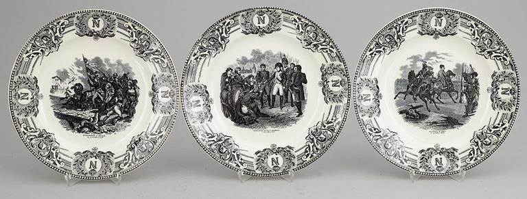 A set 15 cream ware dinner plates, Belgium, "Napoleon".