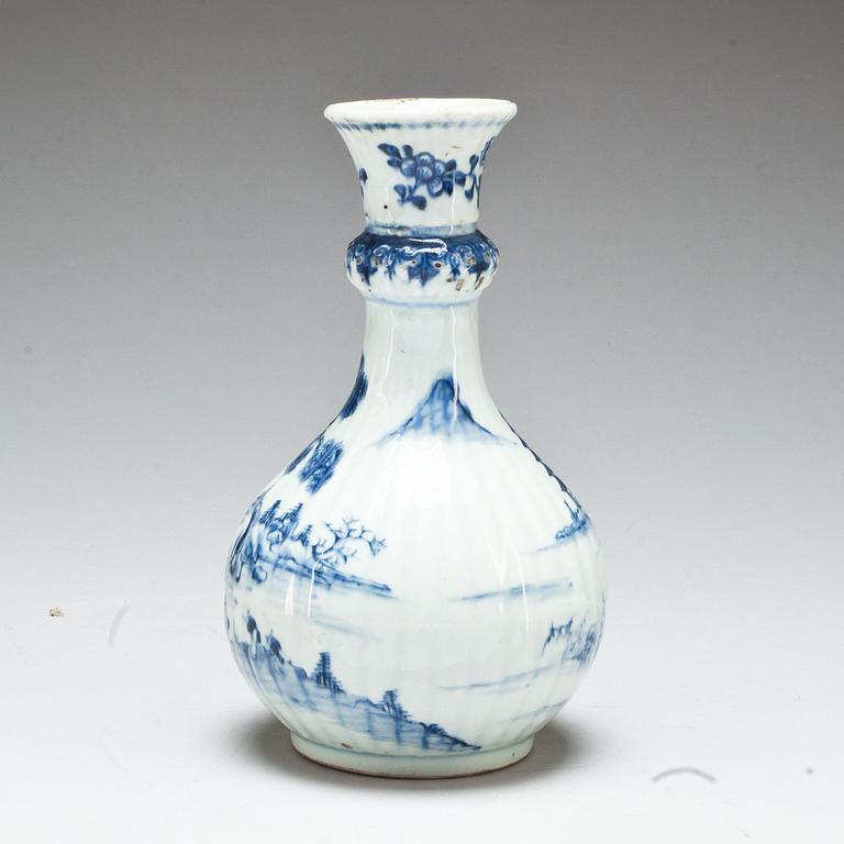 VAS, porslin. Kina 1700-talets första hälft.