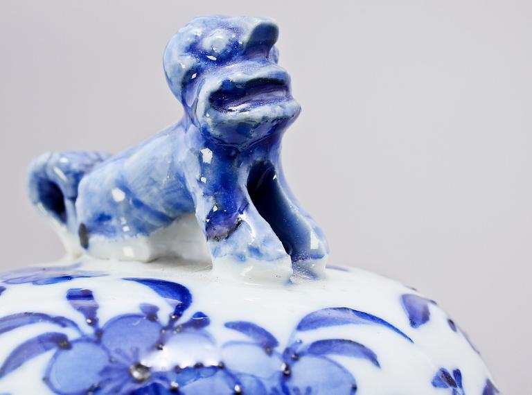 VAS, porslin, Kina, 1900-talets första del.