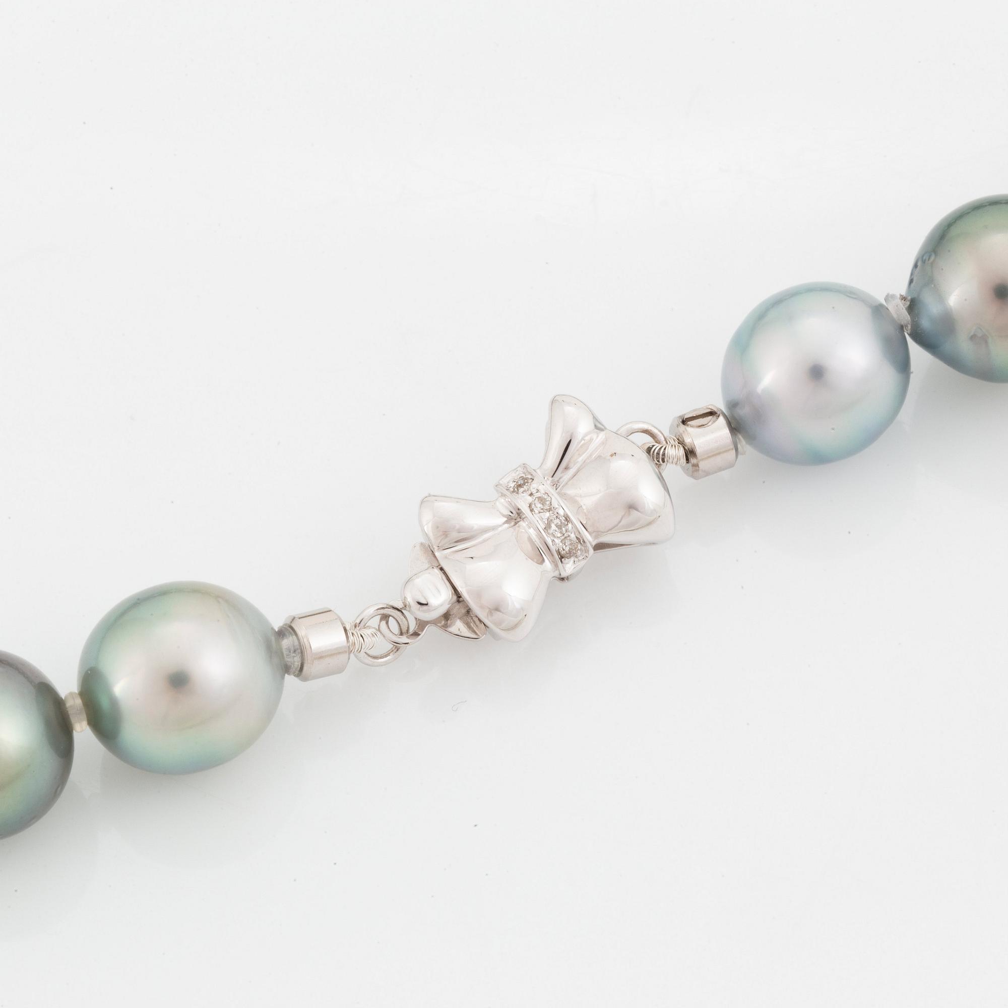 A Tahitian cultured pearl necklace.