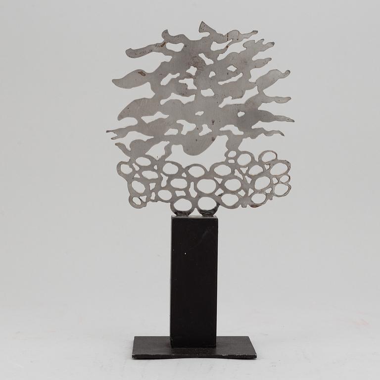 URSULA SCHÜTZ, skulptur. Signerad och numr 3/7. Patinerad metall, höjd 30 cm.