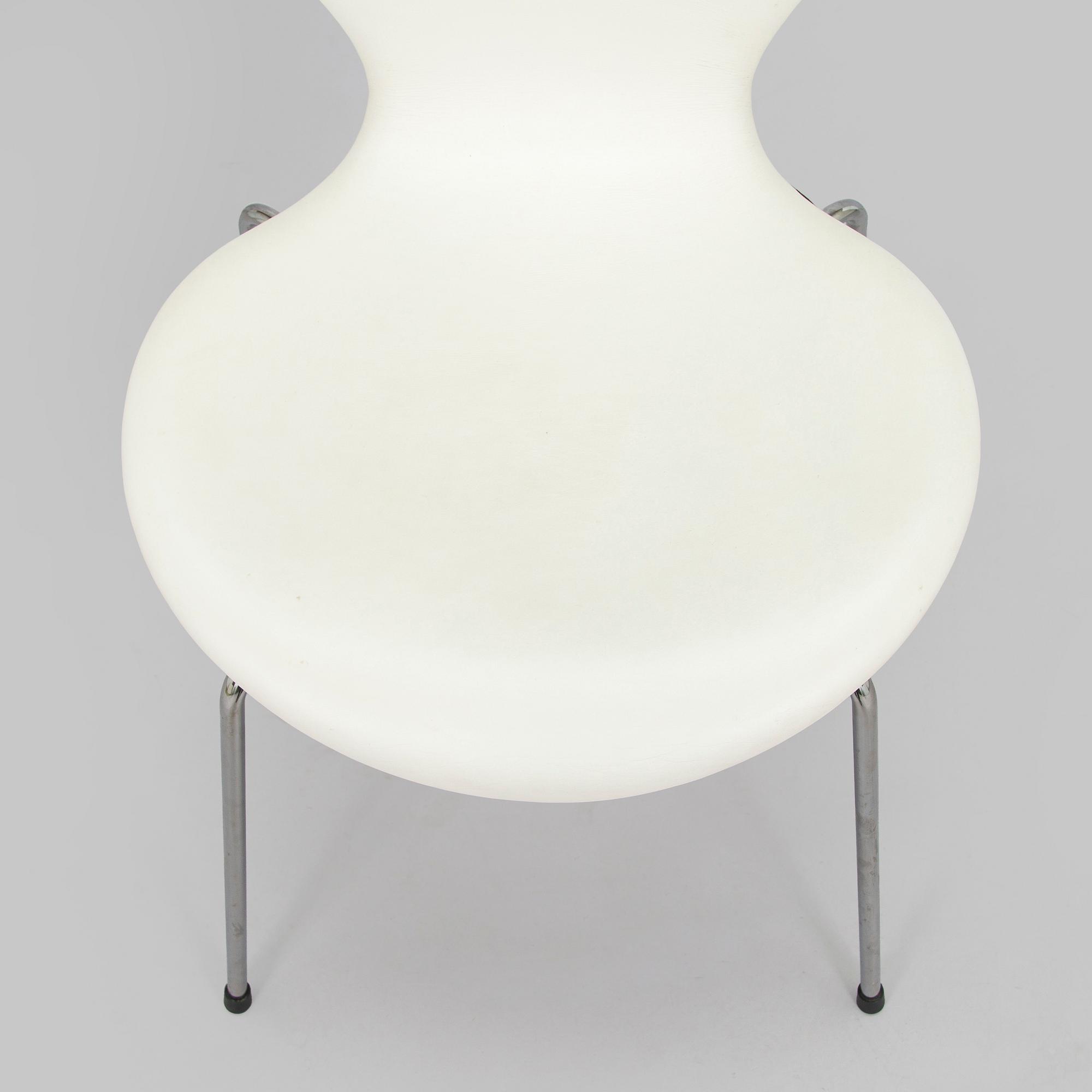 Arne Jacobsen, tuoli, "Seiska", Fritz Hansen, Tanska, 2015.