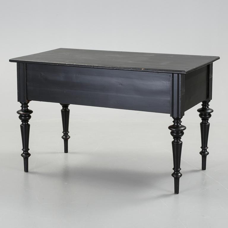 SKRIVBORD, nyrenässans, 1800-talets slut.