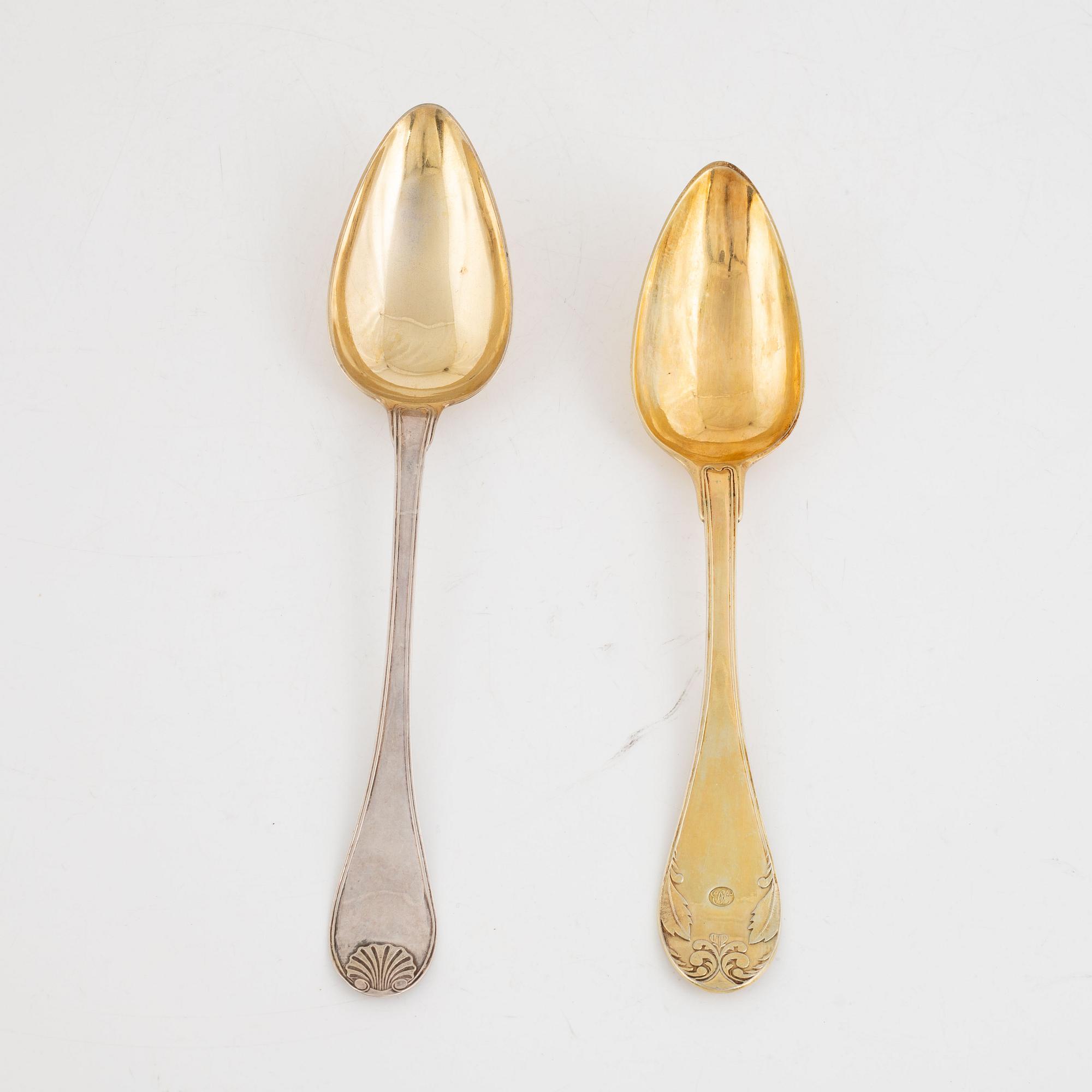 Raguskedar, 2 st, silver, Johan Petter Grönwall, Stockholm 1827 samt oidentifierad mästare, Stockholm, 1821.