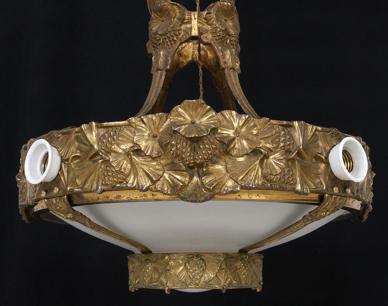 TAKLAMPA, patinerad gulmetall, jugend, omkring sekelskiftet 1800/1900, h 80.