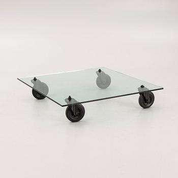 Gae Aulenti, soffbord, "Tavolo con Ruote", Fontana Arte, Italien sent 1900-tal/2000-tal.
