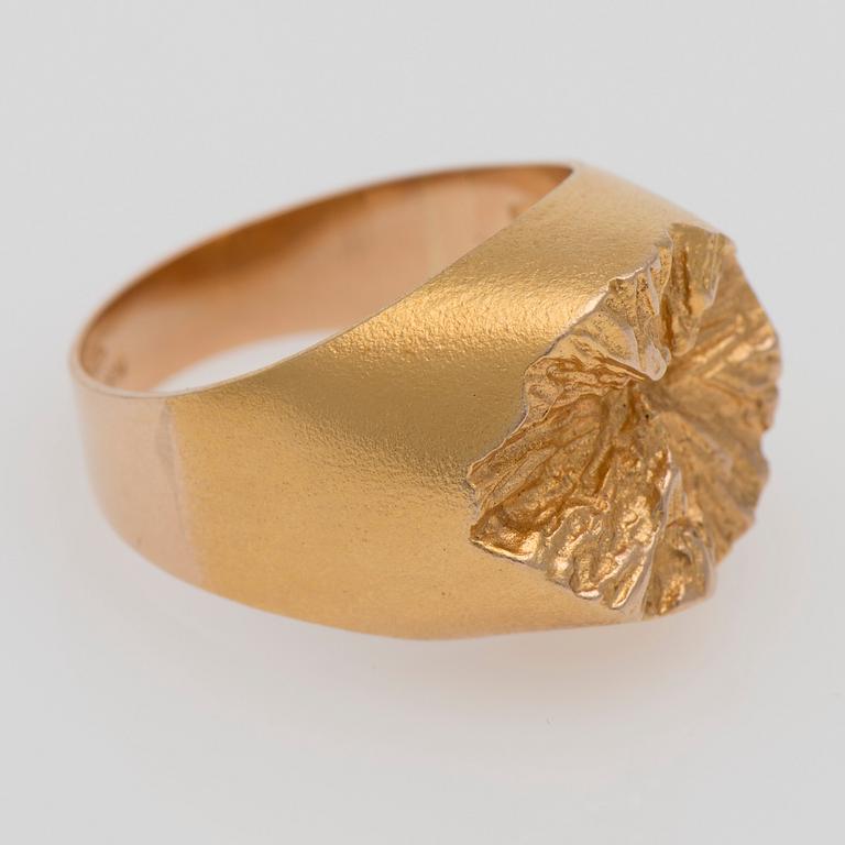 RING, Devil´s Wheel, 14K guld, Björn Weckström, Lapponia 1973. Vikt 8,9 g.