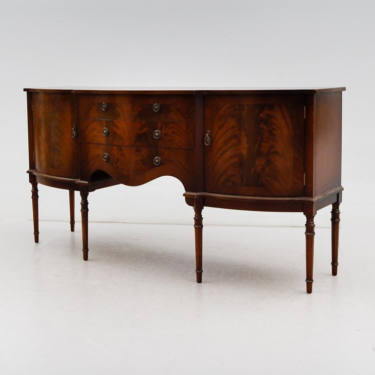 SIDEBOARD, England, 1900-talets andra hälft.