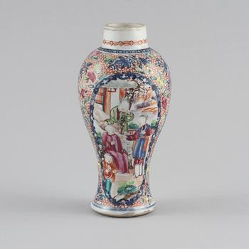 VAS, porslin, Kina, 1800-tal.