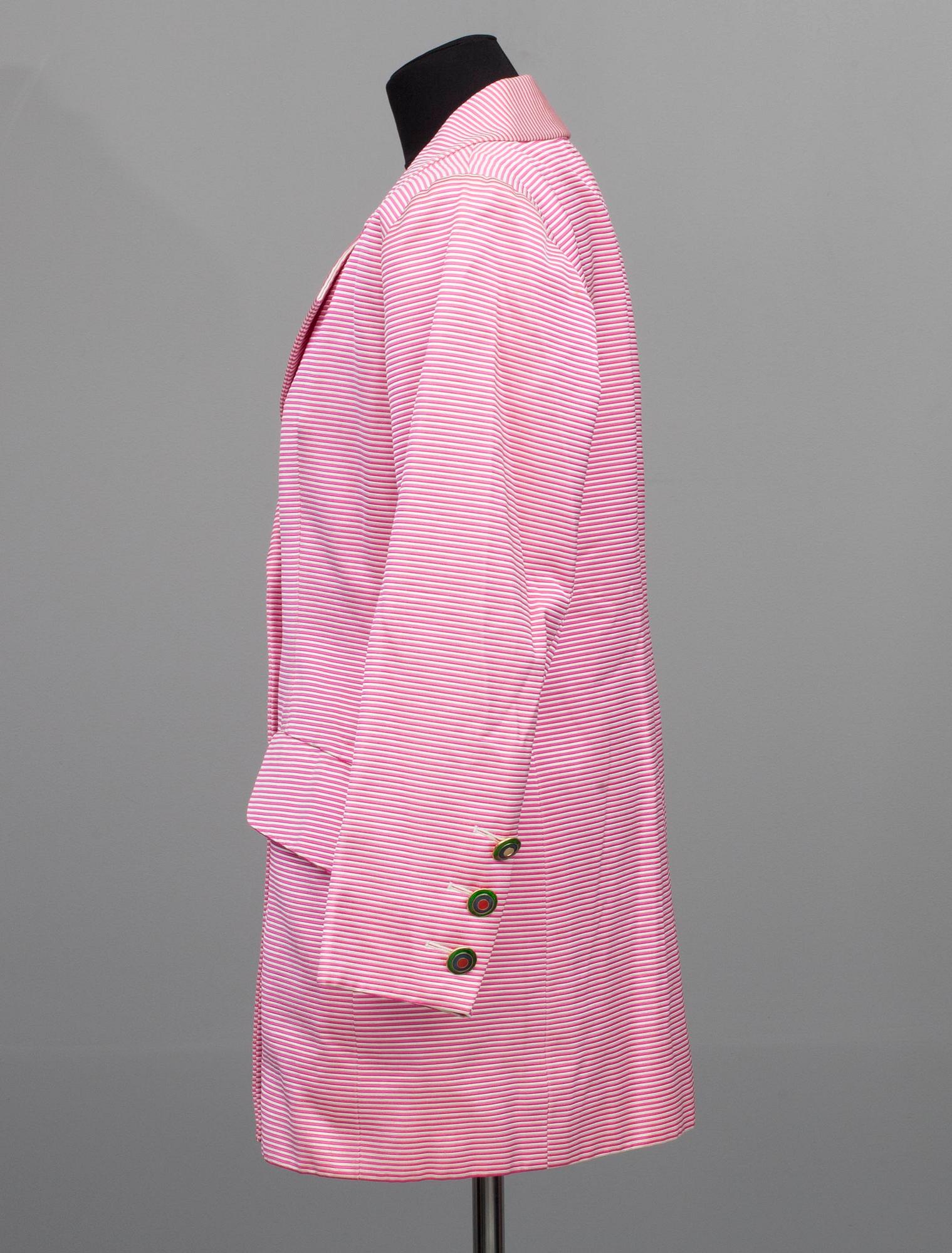 KAVAJ, Yves Saint Laurent.