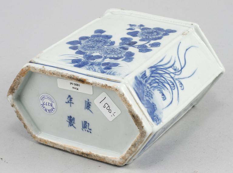 FLASKA, porslin, Kina, 1800-tal.